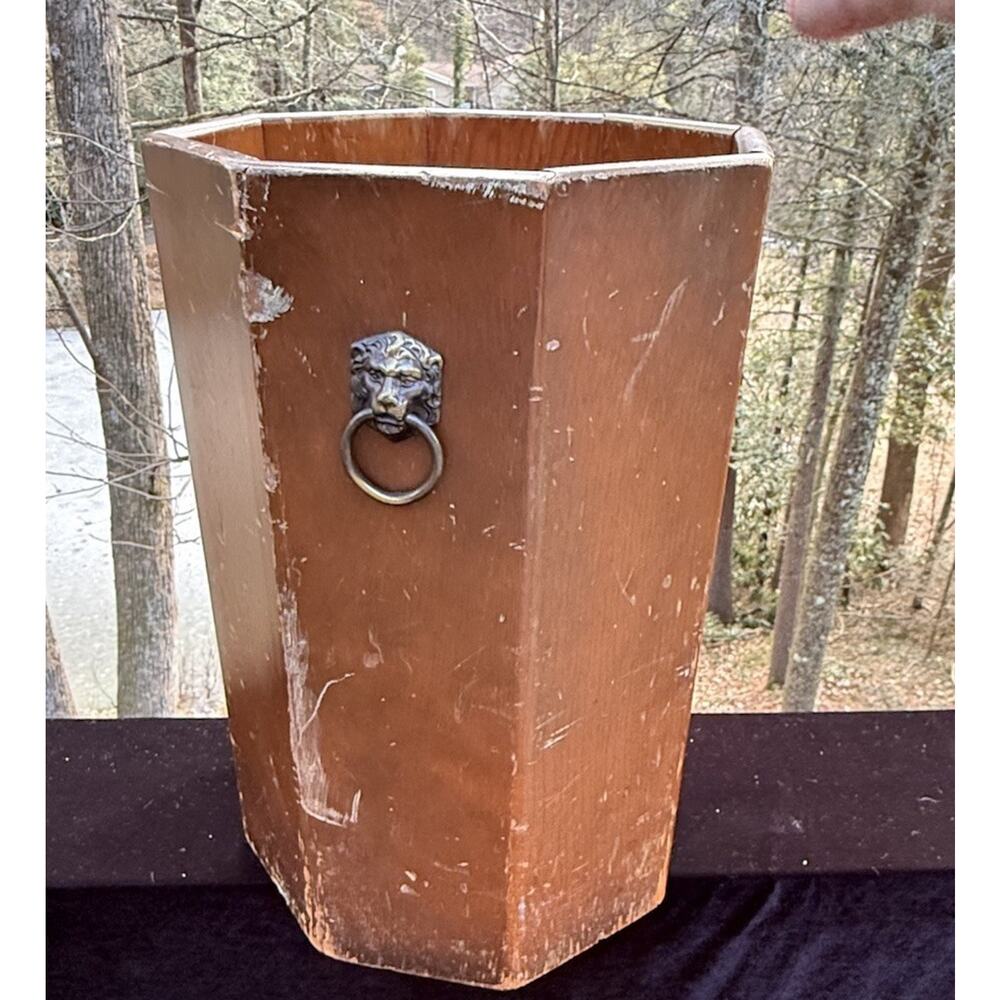 VTG MCM 13" Tall Lion Varnished Octagon 100% Wood Waste Bathroom Trash Can